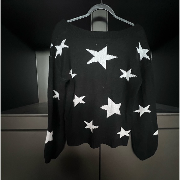 black and white star sweater- small - Picture 3 of 3